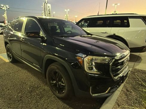 Used 2023 GMC Terrain SLE FWD image 17
