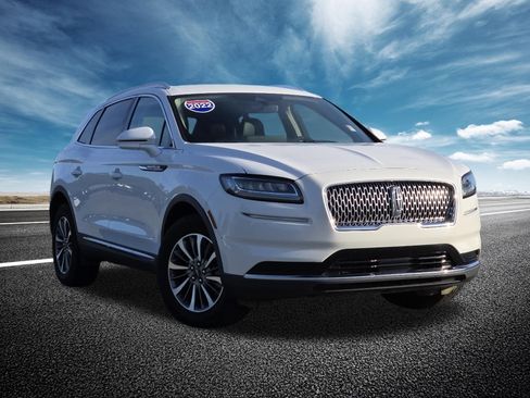 Used 2022 Lincoln Nautilus FWD w/ Premium Package image 2