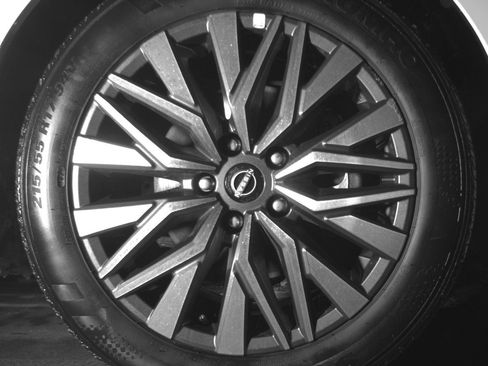 Used 2025 Nissan Altima 2.5 SV FWD image 13