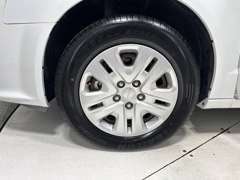 Used 2017 Dodge Grand Caravan SE w/ Power Window Group FWD image 5