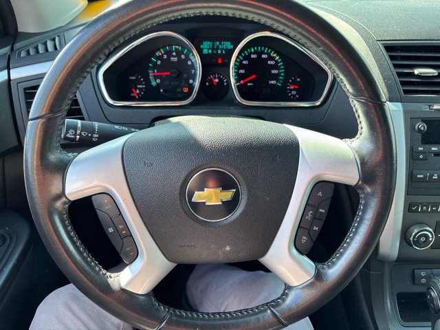 Used 2011 Chevrolet Traverse LT w/ Personal Connectivity Package FWD image 12