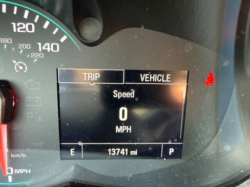 Certified 2022 Chevrolet Trax LT w/ LT Convenience Package AWD/4WD image 17
