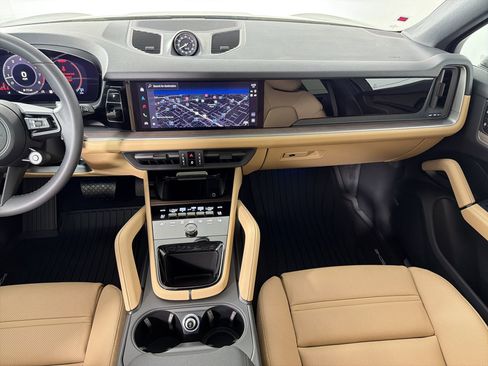 Used 2026 Porsche Cayenne Coupe image 28