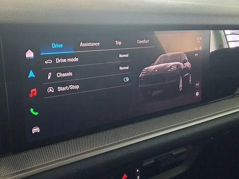 Certified 2026 Porsche Cayenne AWD/4WD image 26