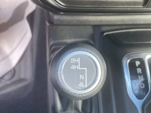 Used 2023 Jeep Gladiator Sport w/ Trailer Tow Package AWD/4WD image 9