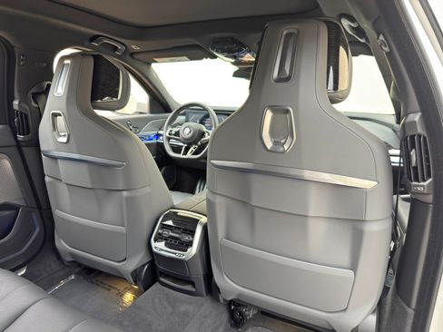 Used 2023 BMW 740i RWD image 49