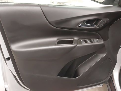 Used 2022 Chevrolet Equinox LT image 24