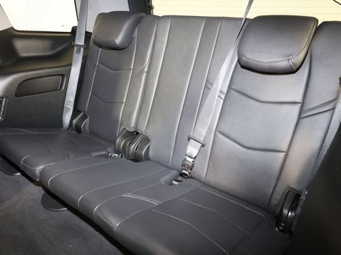 Used 2020 Cadillac Escalade Luxury AWD/4WD image 12