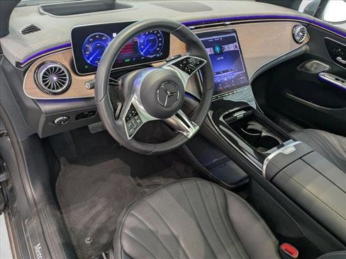 Used 2023 Mercedes-Benz EQE 500 4MATIC Sedan image 10