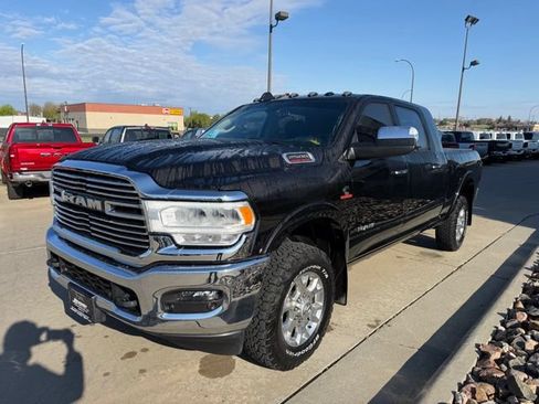Used 2022 RAM 2500 Laramie AWD/4WD image 3