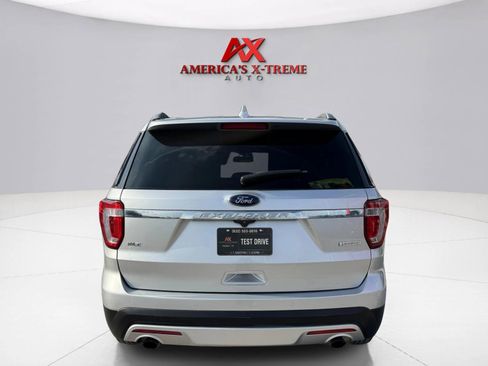 Used 2017 Ford Explorer XLT FWD image 4