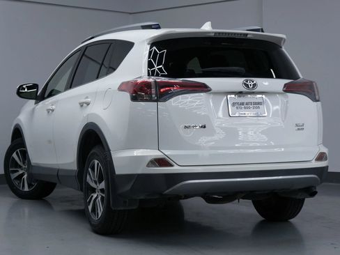 Used 2017 Toyota RAV4 XLE image 5