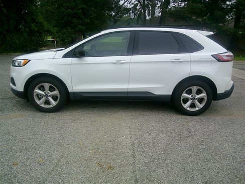 Used 2020 Ford Edge SE FWD image 2