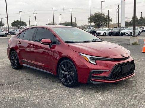 Certified 2024 Toyota Corolla SE image 3