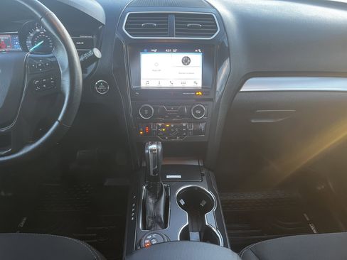 Used 2017 Ford Explorer XLT w/ Equipment Group 201A image 16