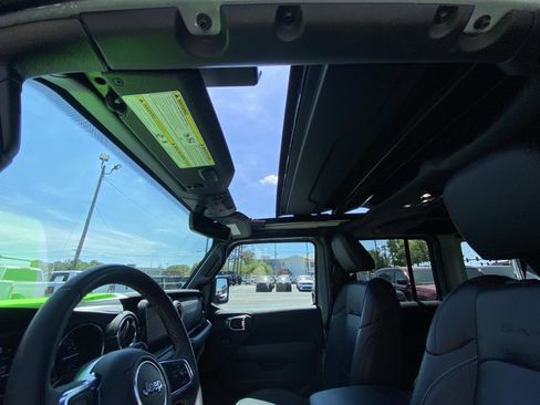 Used 2023 Jeep Wrangler Sahara image 25