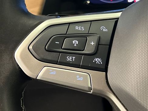 Certified 2025 Volkswagen Atlas SE image 22