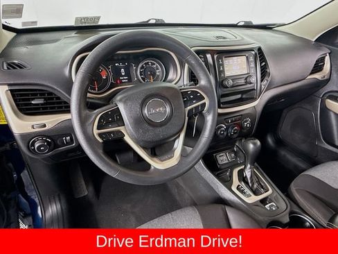 Used 2018 Jeep Cherokee Latitude FWD image 7