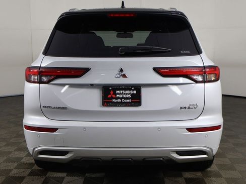 New 2025 Mitsubishi Outlander SEL image 16