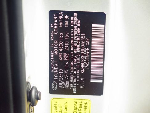 Used 2011 Hyundai Genesis 3.8 RWD image 29