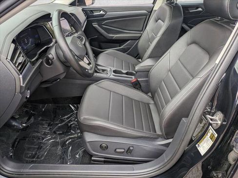 Used 2024 Volkswagen Jetta SE image 15