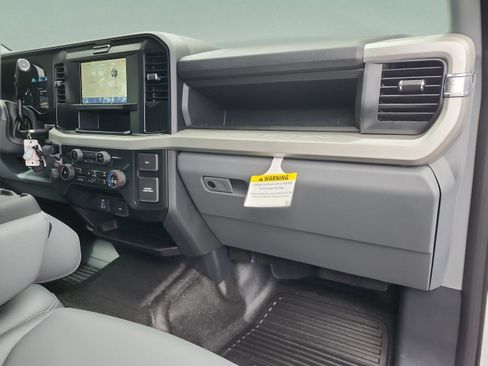 New 2026 Ford F250 XL w/ F-250 >10K GVWR Package image 19