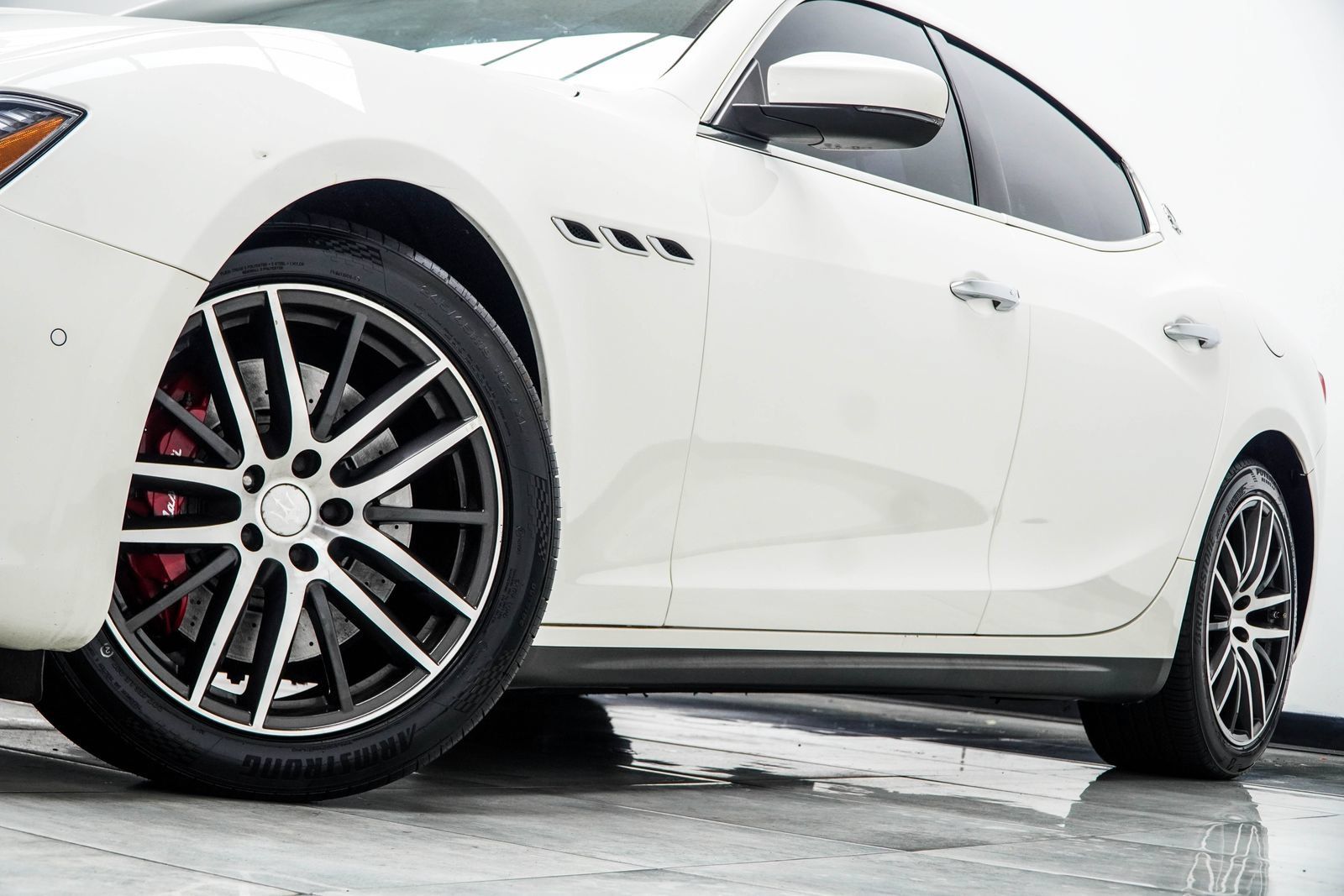 Used 2019 Maserati Ghibli S Q4 AWD/4WD image 4
