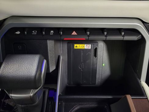 Used 2024 Toyota Tundra Capstone image 18