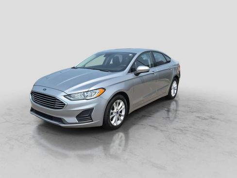 Used 2020 Ford Fusion SE FWD image 4