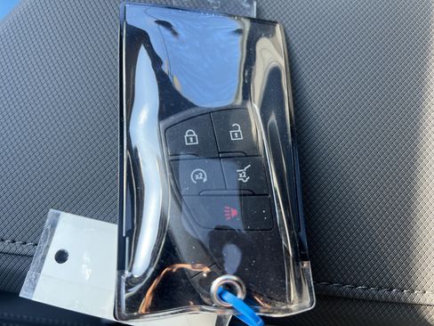 New 2026 Chevrolet Equinox EV LT image 36