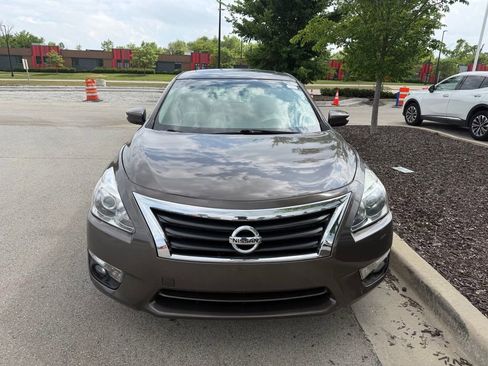 Used 2013 Nissan Altima 2.5 SV w/ 2.5SV Convenience Pkg FWD image 2