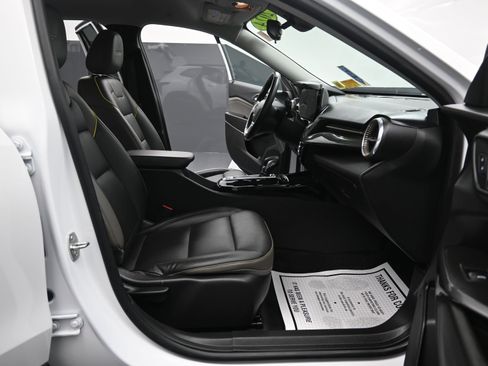 Used 2024 Chevrolet Trax ACTIV w/ Driver Confidence Package FWD image 30