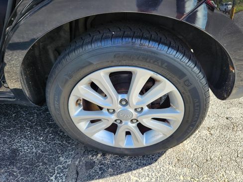 Used 2012 Kia Soul + w/ Audio Pkg FWD image 16