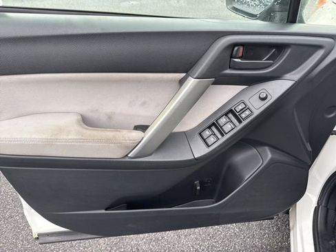 Used 2015 Subaru Forester 2.5i image 14