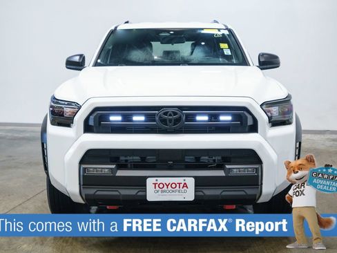 Used 2025 Toyota 4Runner SR5 AWD/4WD image 2