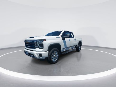 Used 2024 Chevrolet Silverado 2500 High Country w/ High Country Premium Package AWD/4WD image 4