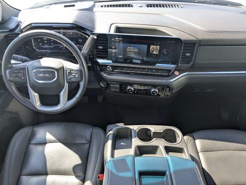 Used 2025 GMC Sierra 1500 SLT AWD/4WD image 16
