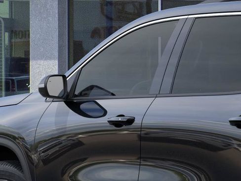 New 2026 Chevrolet Traverse LT w/ Sun and Wheel Package FWD image 12
