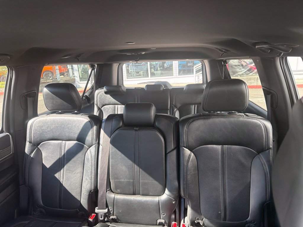 Certified 2024 Jeep Wagoneer L Series II w/ Flexible Seating Group AWD/4WD image 10