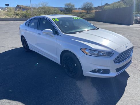 Used 2016 Ford Fusion SE w/ Equipment Group 202A image 5