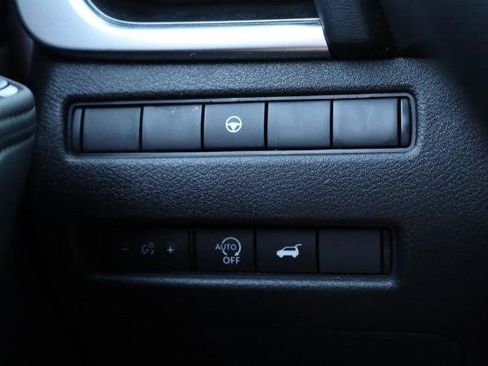 Certified 2026 Nissan Rogue SV FWD image 18