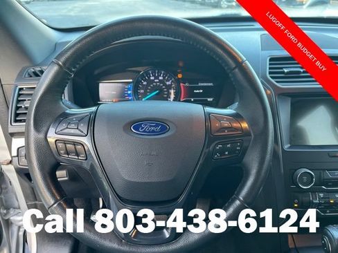 Used 2018 Ford Explorer XLT w/ Equipment Group 201A FWD image 18
