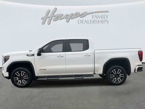 Used 2022 GMC Sierra 1500 AT4 w/ AT4 Preferred Package image 9