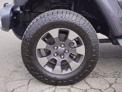 Used 2018 Jeep Wrangler Unlimited Sahara image 10