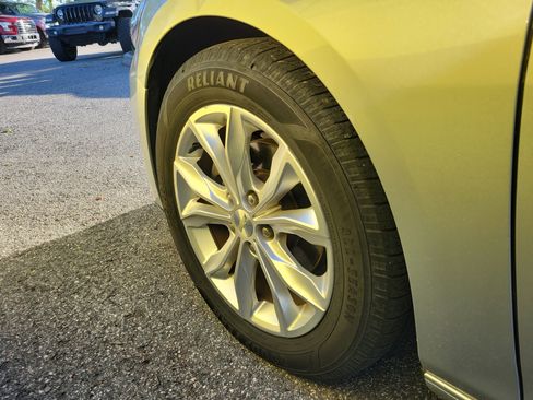 Used 2020 Chevrolet Malibu LT image 28