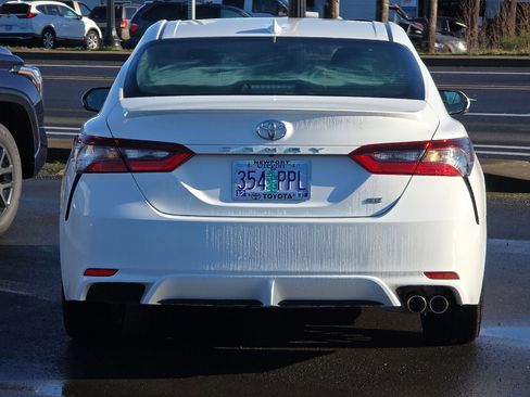 Used 2024 Toyota Camry SE image 5