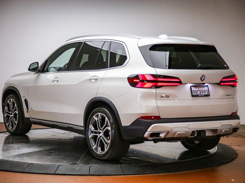 Used 2026 BMW X5 sDrive40i w/ Premium Package RWD image 2
