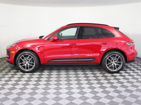Used 2025 Porsche Macan image 2