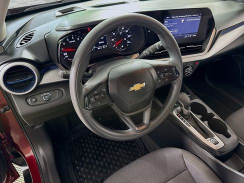 Used 2024 Chevrolet Trax LS FWD image 22