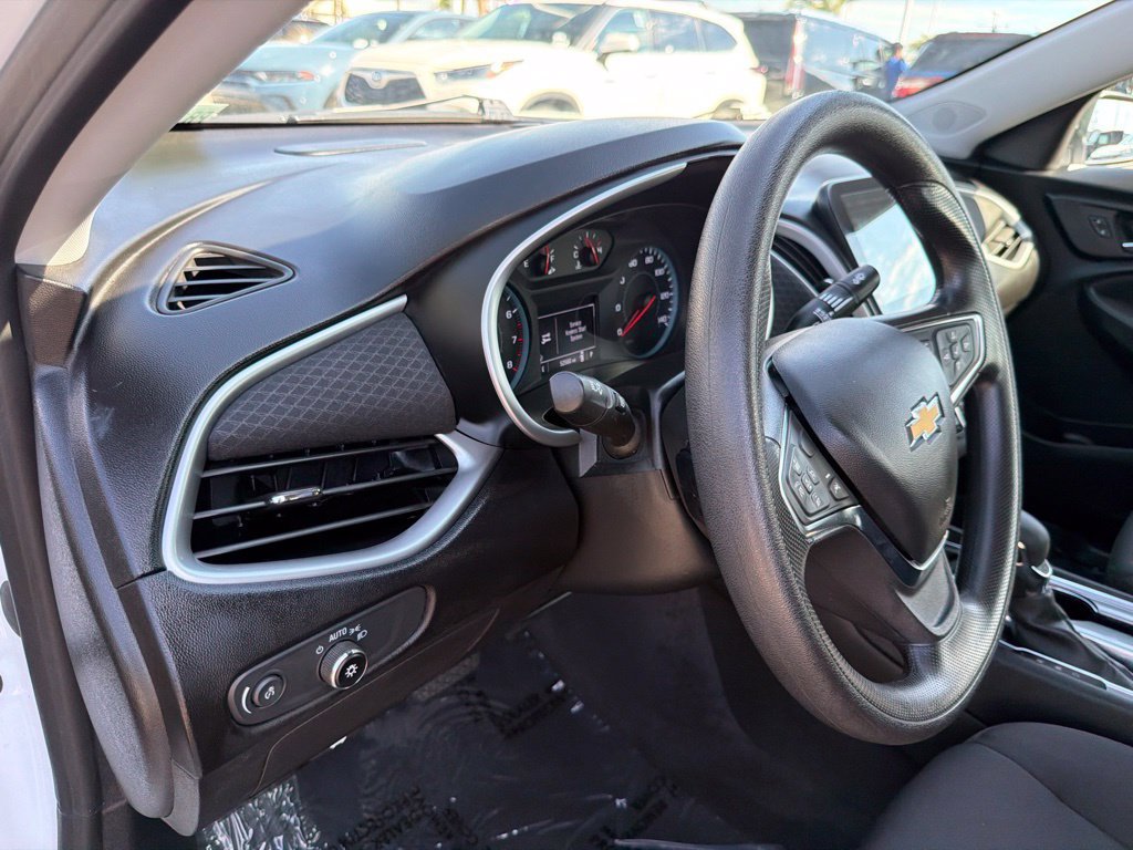 Used 2024 Chevrolet Malibu LT FWD image 17